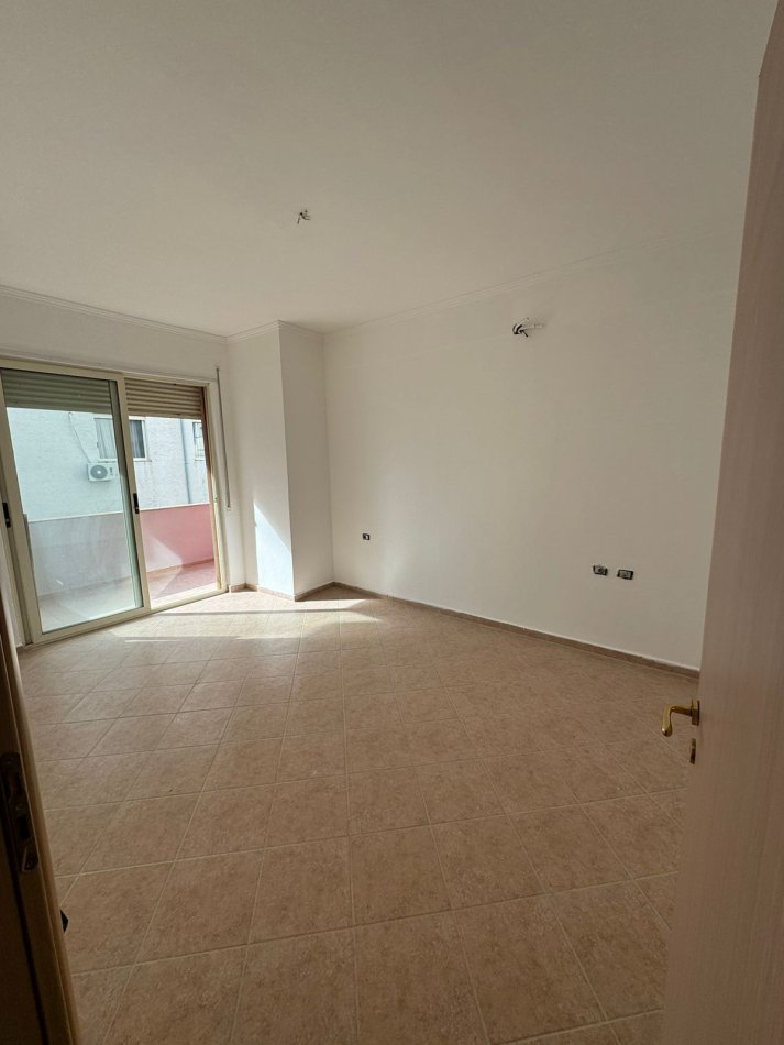 SHITET APARTAMENT 2+1+2 TEK LIQENI I THATE PRANE RADISON