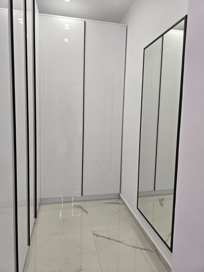 Tirane, jepet me qera apartament 1+1+Ballkon Kati 5, 75 m² 650 € (Kodra Diellit)