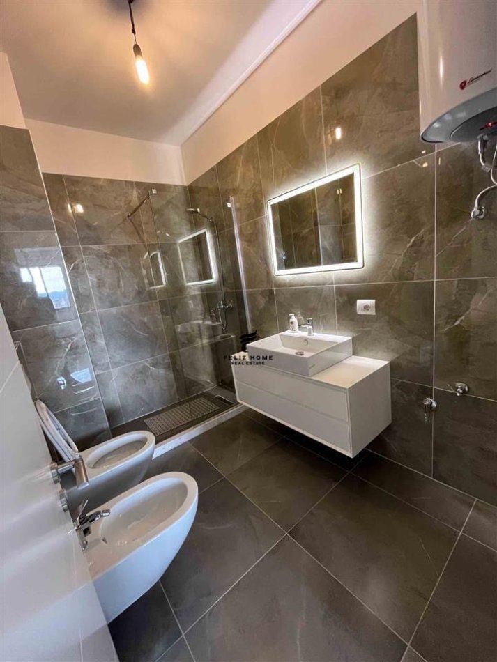 Tirane, shitet apartament 2+1+Ballkon Kati 7, 104 m² 176.000 € (PORCELANI)