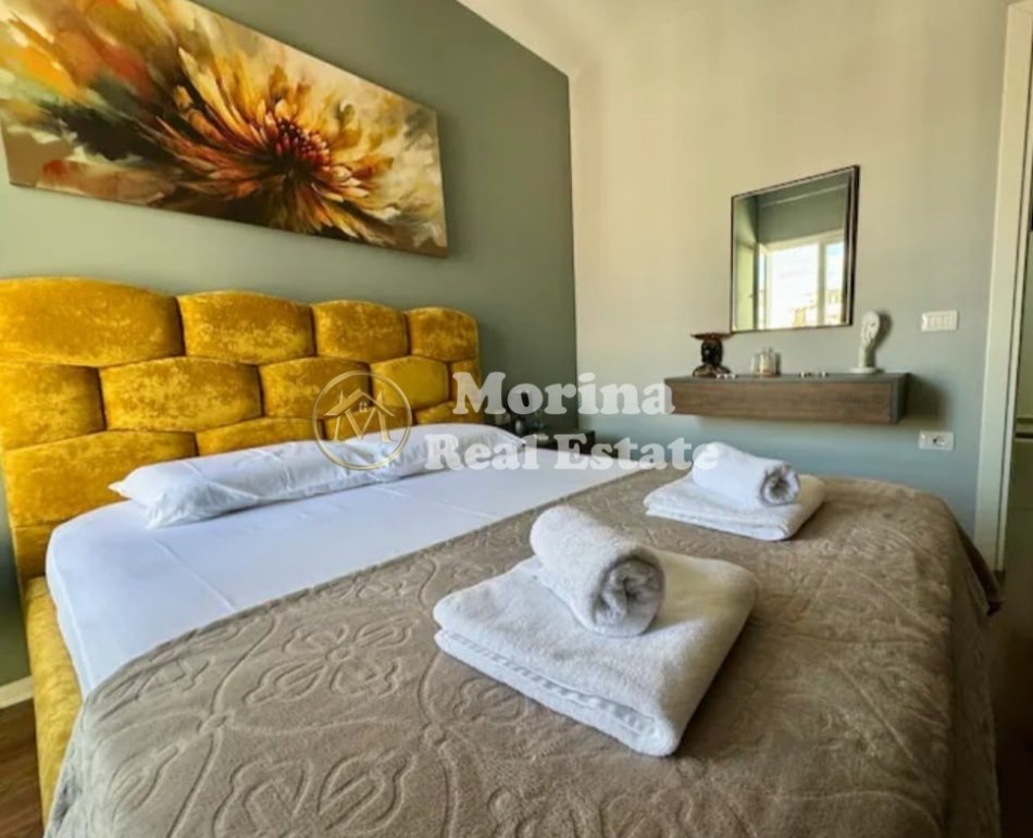 Tirane, jepet me qera apartament 1+1 Kati 7, 70 m² 700 € (Rruga Barrikadave)