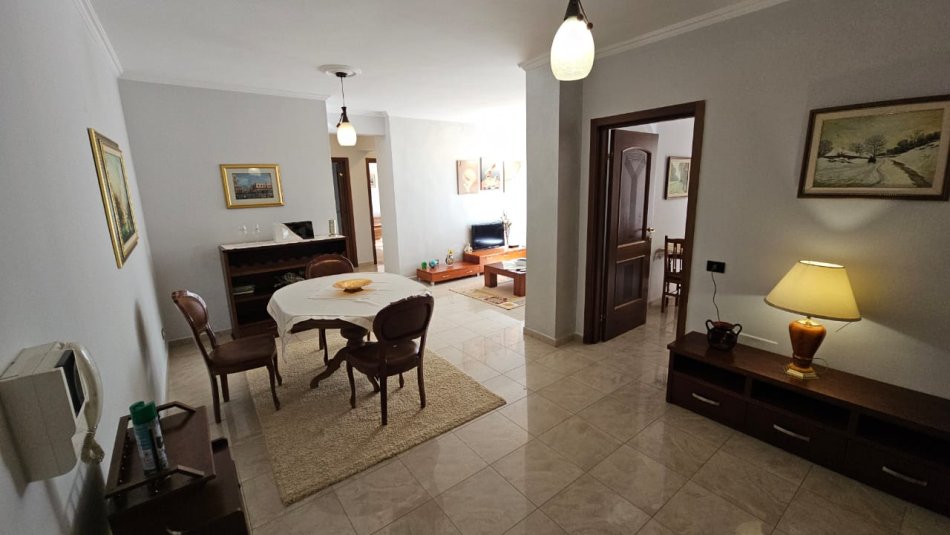 Tirane, shitet apartament 2+1+Aneks+Ballkon Kati 6, 113 m² 305.000 € (Rruga Faik Konica)