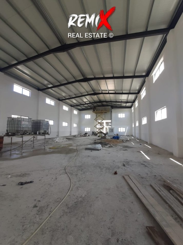 Durres, jepet me qera magazine Kati 1, 1.050 m² 2.000 € 