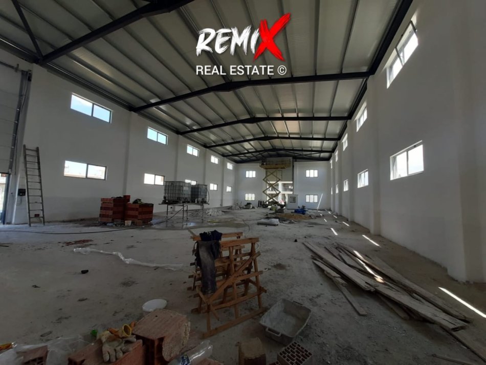 Durres, jepet me qera magazine Kati 1, 1.050 m² 2.000 € 