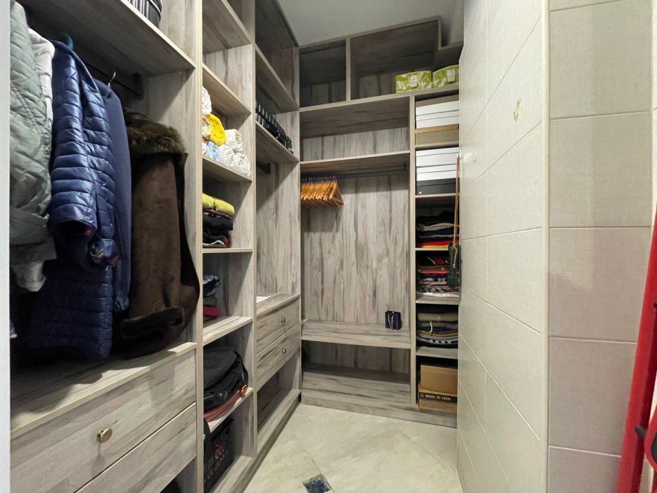 Tirane, jepet me qera apartament 2+1+Ballkon Kati 4, 115 m² 900 € (Liqeni i Thate)