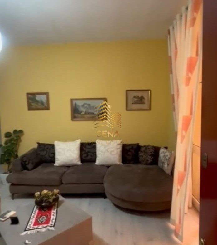 Tirane, jepet me qera 1+1 Kati 2, 75 m² 600 € (Rruga Bardhok Biba)