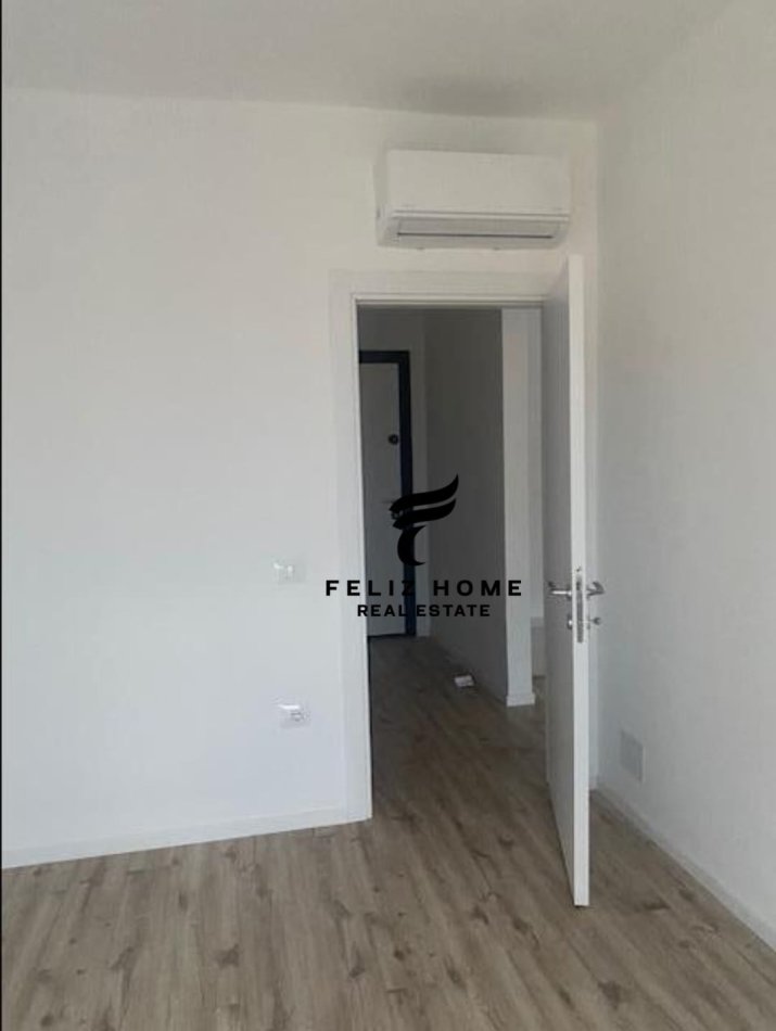 Tirane, jepet me qera zyre Kati 7, 65 m² 650 € (KOMUNA E PARISIT)