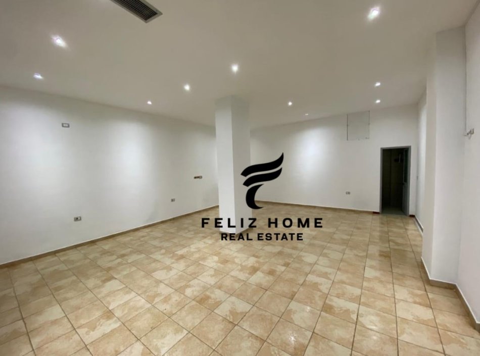 Tirane, jepet me qera dyqan Kati 0, 60 m² 400 € (YZBERISHT)