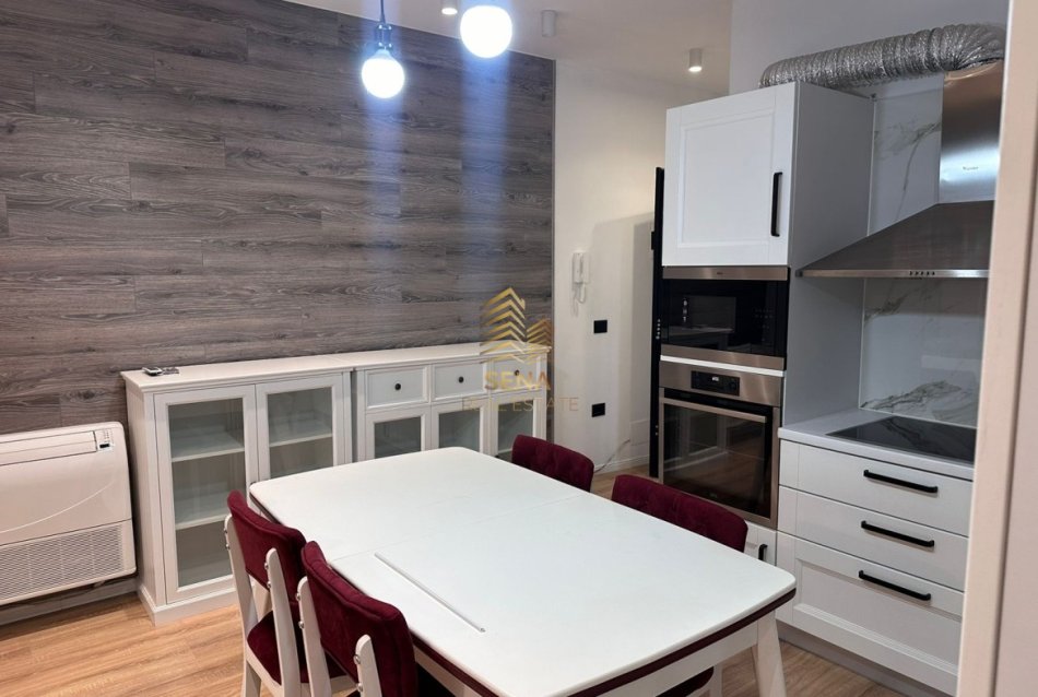 Tirane, jepet me qera apartament 2+1+Ballkon Kati 9, 105 m² 700 € (Rruga DON BOSKO)