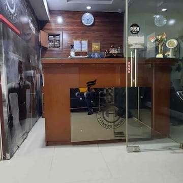 Tirane, jepet me qera dyqan Kati 0, 18 m² 400 € (BULEVARDI ZHAN D&#039;ARK)