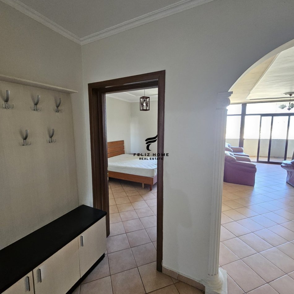 Tirane, jepet me qera apartament 1+1 Kati 11, 100 m² 550 € (21 DHJETORI)