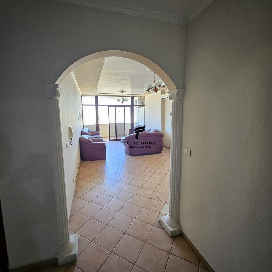 Tirane, jepet me qera apartament 1+1 Kati 11, 100 m² 550 € (21 DHJETORI)