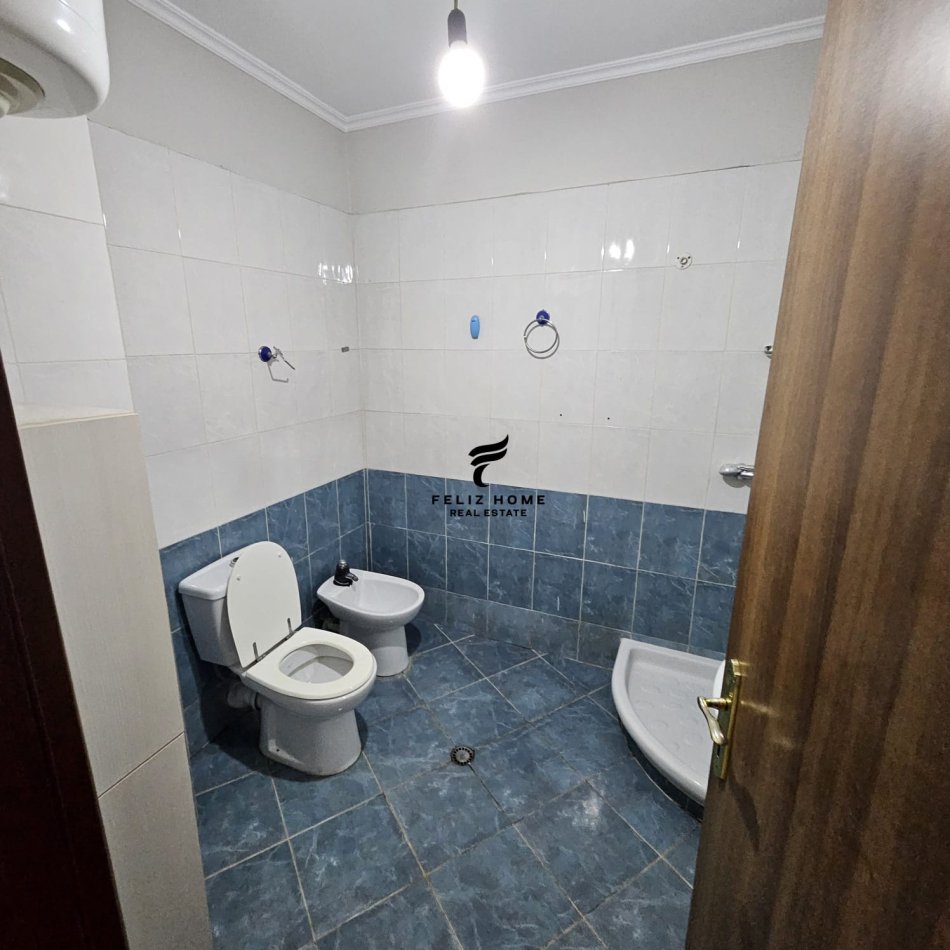 Tirane, jepet me qera apartament 1+1 Kati 11, 100 m² 550 € (21 DHJETORI)