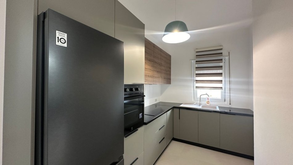 Tirane, jepet me qera apartament 1+1 Kati 4, 70 m² 550 € (Rruga Bardhyl)