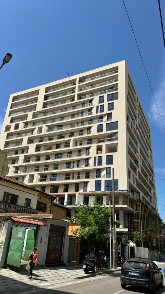 Tirane, shitet apartament 3+1+Ballkon Kati 6, 152 m² (Rruga Mine Peza)