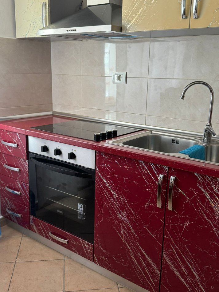 Tirane, shes apartament 2+1+Ballkon Kati 4, 96 m² (Kthesa e Kamzes)