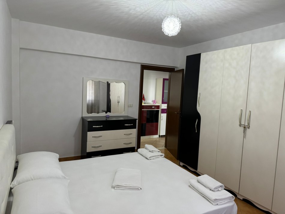 Tirane, shes apartament 2+1+Ballkon Kati 4, 96 m² (Kthesa e Kamzes)