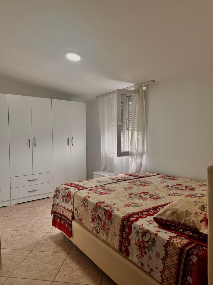 Tirane, shitet apartament 3+1 Kati 6, 141 m² 210.000 € (SELITE)