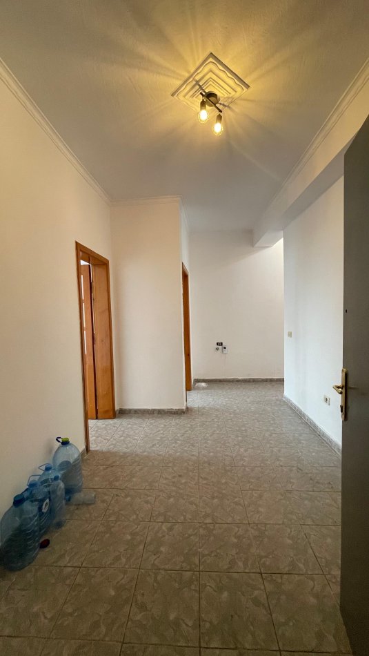 Tirane, shitet apartament 2+1 Kati 6, 88 m² 120.000 € (Rruga Bardhyl, ne Brryl)