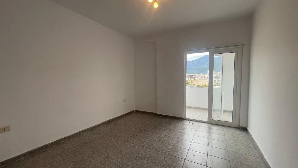 Tirane, shitet apartament 2+1 Kati 6, 88 m² 120.000 € (Rruga Bardhyl, ne Brryl)