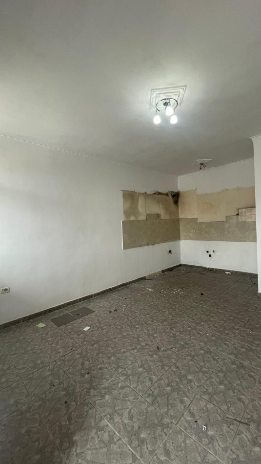 Tirane, shitet apartament 2+1 Kati 6, 88 m² 120.000 € (Rruga Bardhyl, ne Brryl)