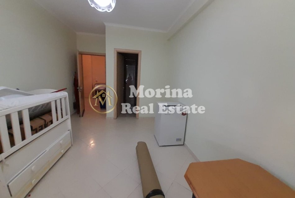 Tirane, jepet me qera apartament 2+1 Kati 3, 117 m² 550 € (Fresku)