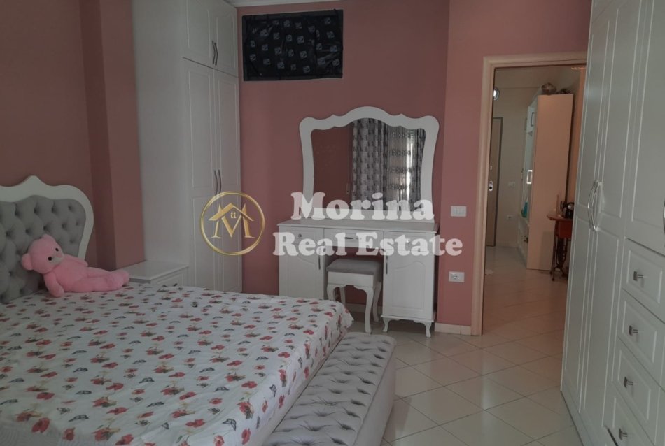 Tirane, jepet me qera apartament 2+1 Kati 3, 117 m² 550 € (Fresku)