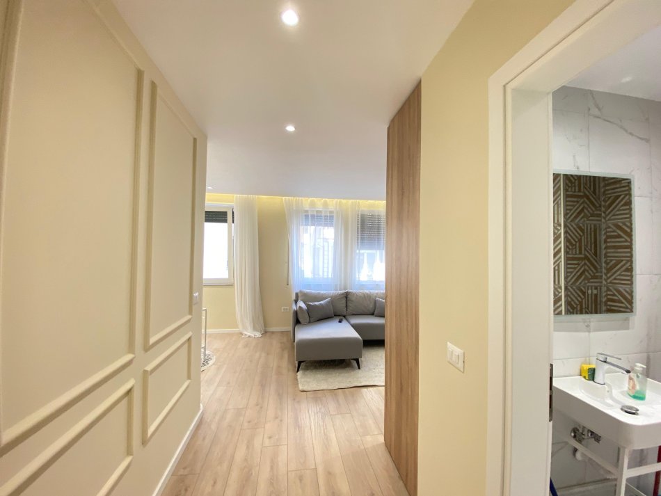 Tirane, shitet apartament 1+1 Kati 2, 55 m² 125.000 € (Komuna e Parisit)