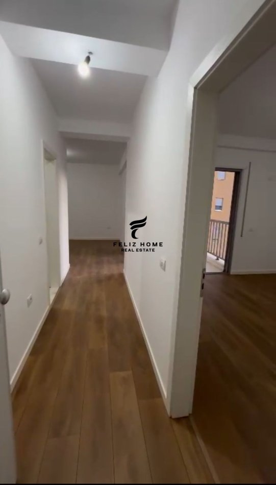 Tirane, shitet apartament 1+1+Ballkon Kati 4, 59 m² 155.000 € (KOMUNA E PARISIT)