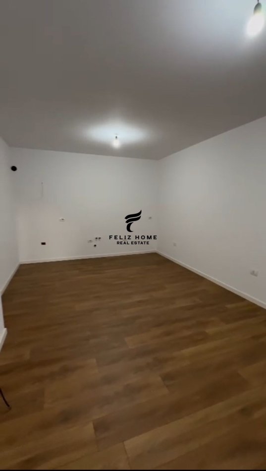 Tirane, shitet apartament 1+1+Ballkon Kati 4, 59 m² 155.000 € (KOMUNA E PARISIT)