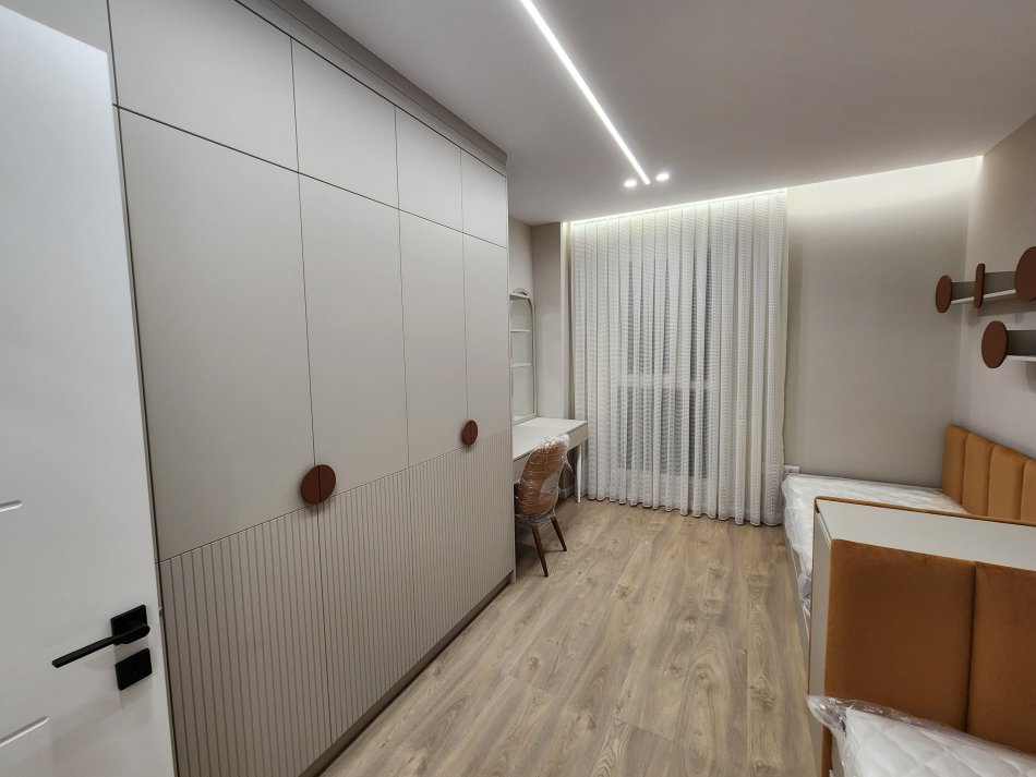 Tirane, jepet me qera apartament 2+1+Aneks+Ballkon Kati 3, 116 m² 900 € (Don Bosko)
