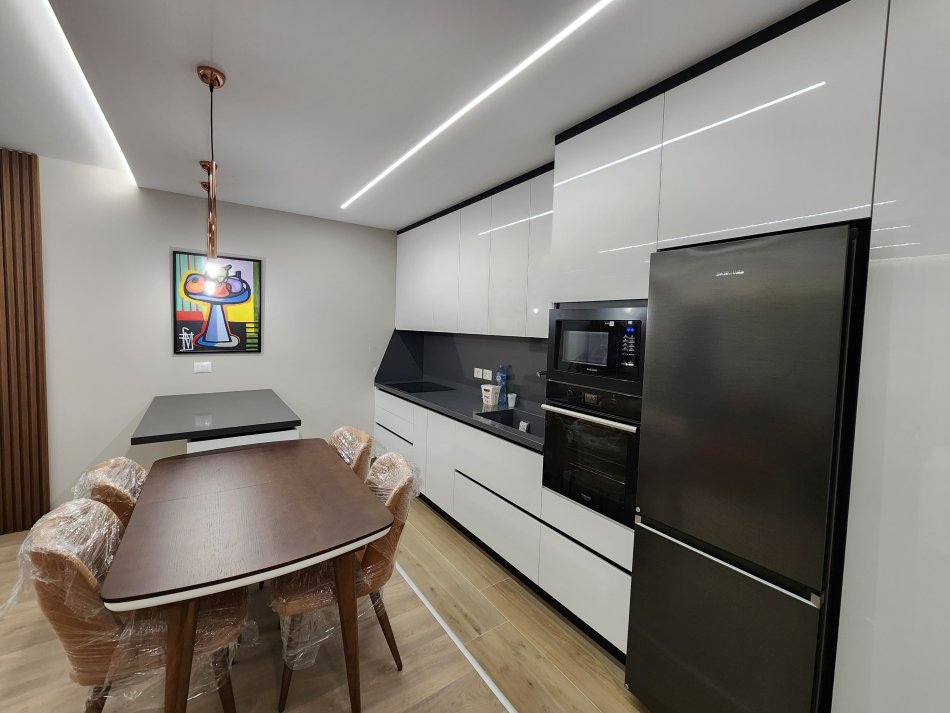 Tirane, jepet me qera apartament 2+1+Aneks+Ballkon Kati 3, 116 m² 900 € (Don Bosko)