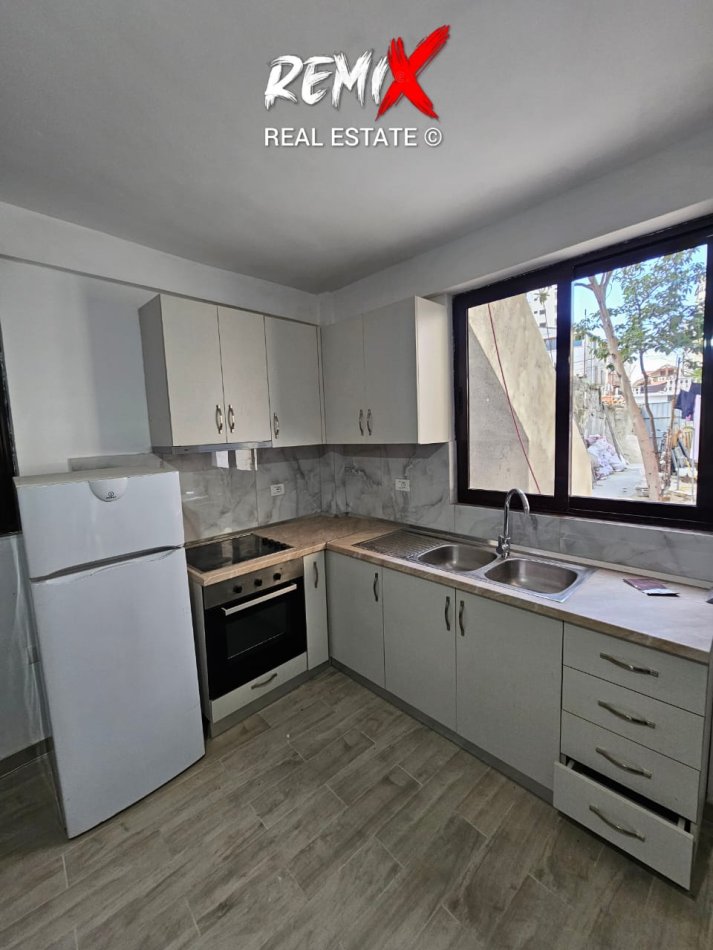 Durres, jepet me qera apartament 2+1+Ballkon Kati 1, 100 m² 300 € 