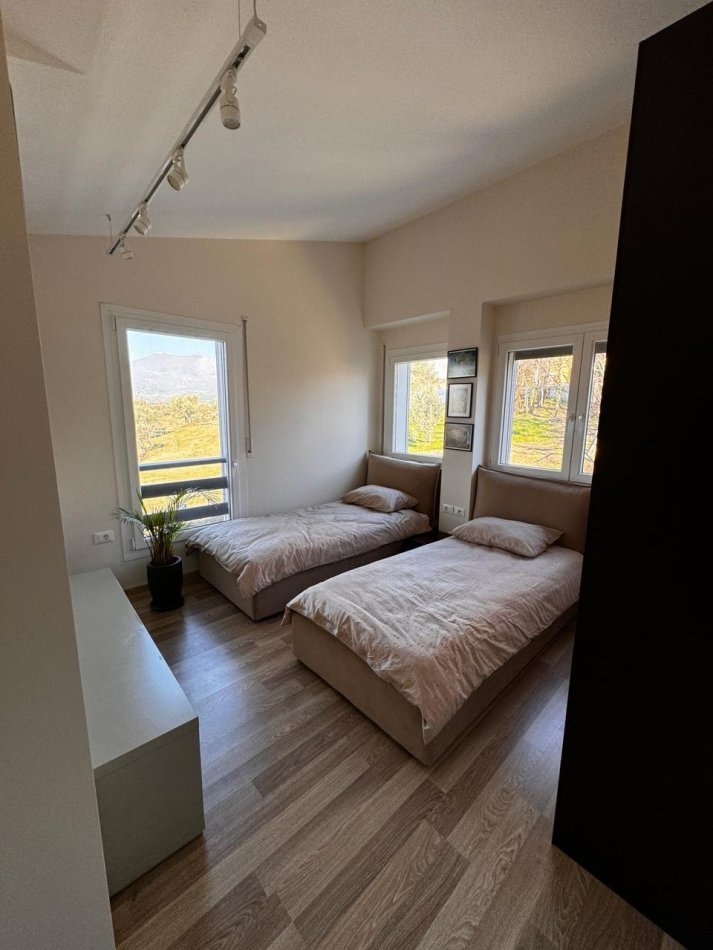 Tirane, shitet apartament 2+1+Ballkon Kati 2, 130 m² 420.000 € (Long Hill Residence, prane TEG)