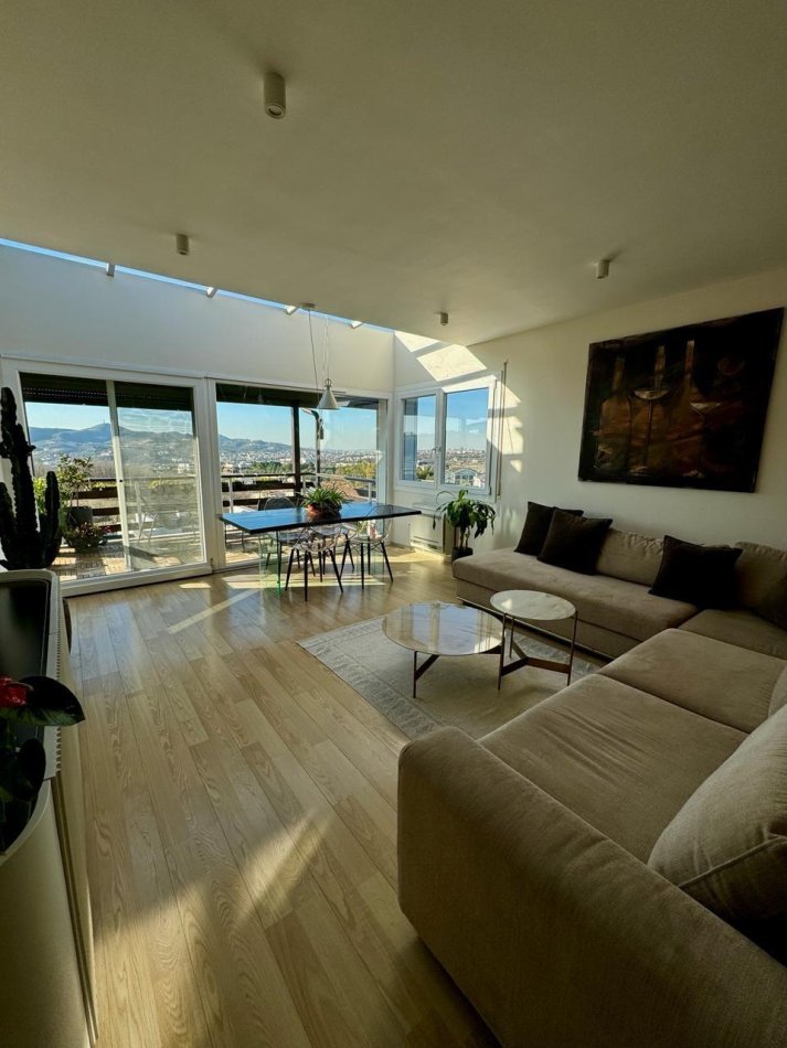 Tirane, shitet apartament 2+1+Ballkon Kati 2, 130 m² 420.000 € (Long Hill Residence, prane TEG)