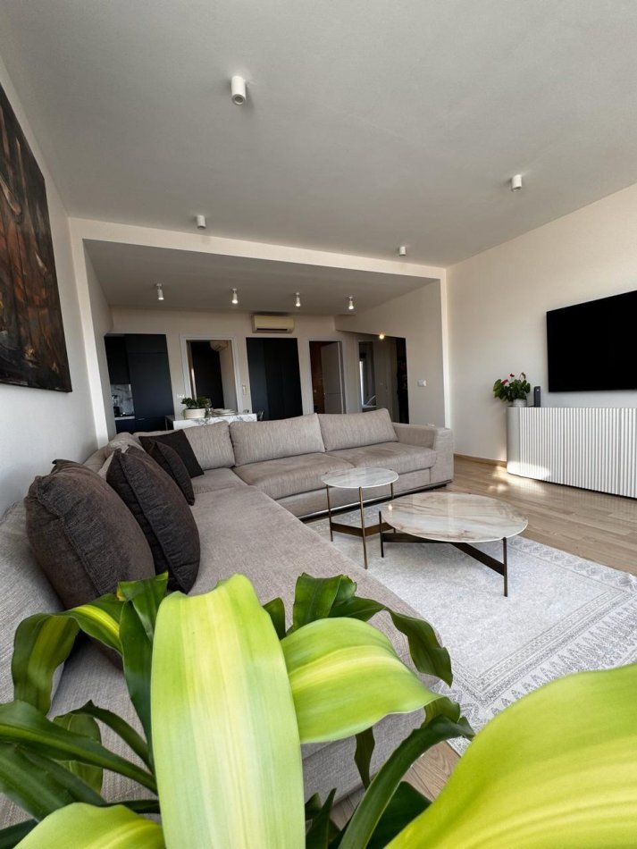 Tirane, shitet apartament 2+1+Ballkon Kati 2, 130 m² 420.000 € (Long Hill Residence, prane TEG)