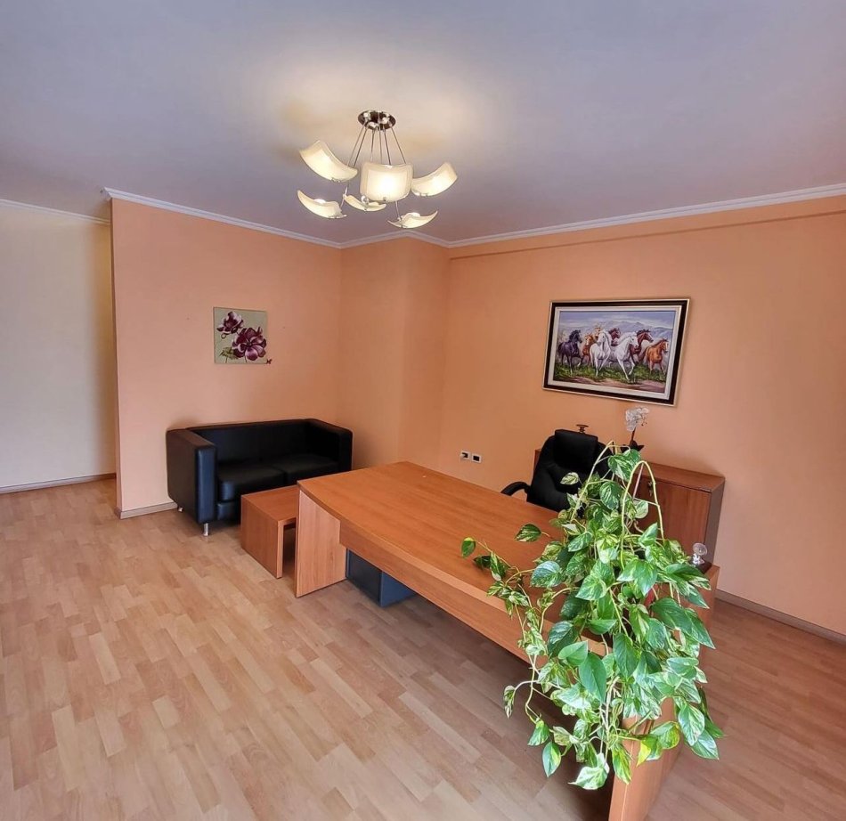 Tirane, jepet me qera apartament 1+1+Ballkon Kati 2, 70 m² 600 € (Stadiumi Dinamo)