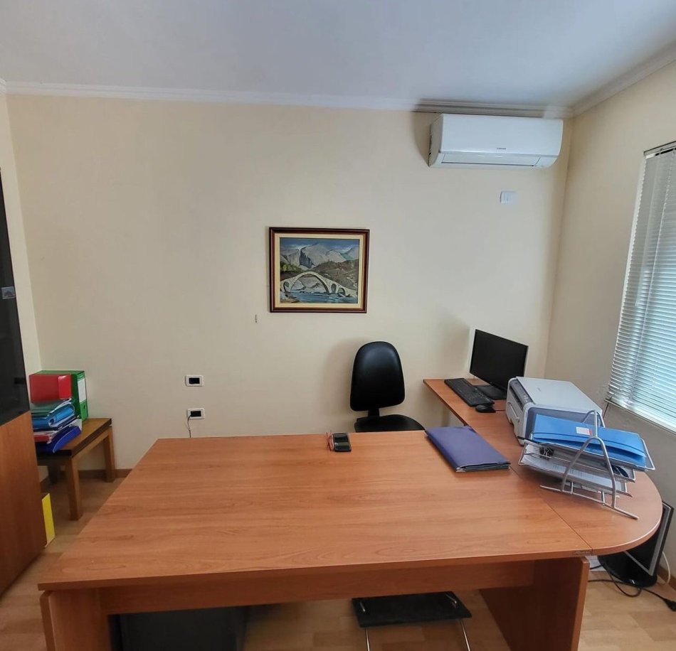 Tirane, jepet me qera apartament 1+1+Ballkon Kati 2, 70 m² 600 € (Stadiumi Dinamo)