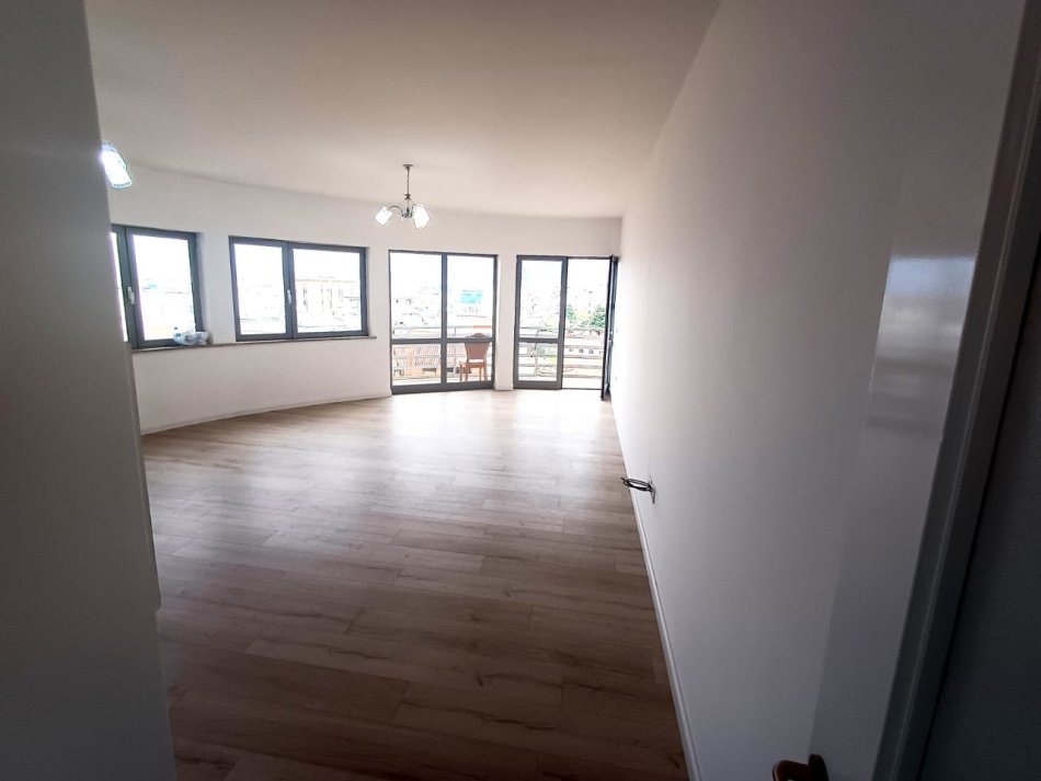 Shitet Apartament 1+1 Zogu i Zi    147.000 €
