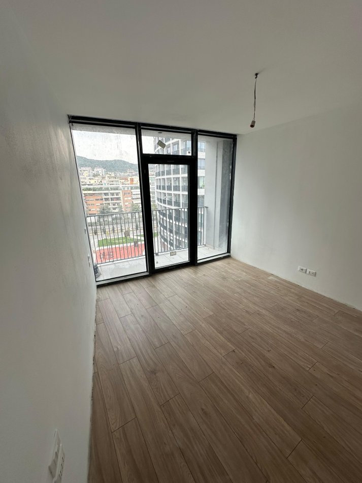 Tirane, jepet me qera apartament 1+1+Ballkon Kati 6, 70 m² 700 € (Liqeni Artificial)