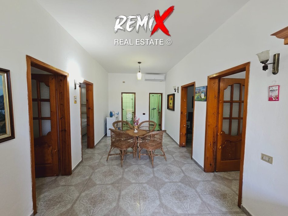 Durres, jepet me qera shtepi 3+1+Aneks+Ballkon Kati 1, 300 m² 450 € 