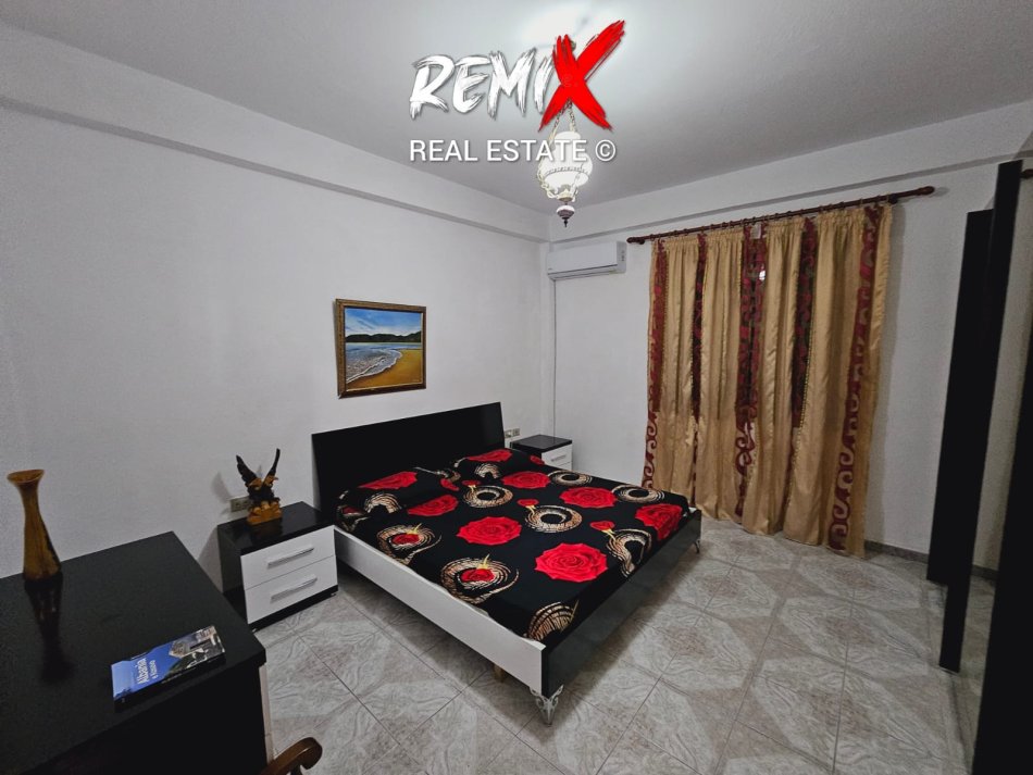 Durres, jepet me qera shtepi 3+1+Aneks+Ballkon Kati 1, 300 m² 450 € 