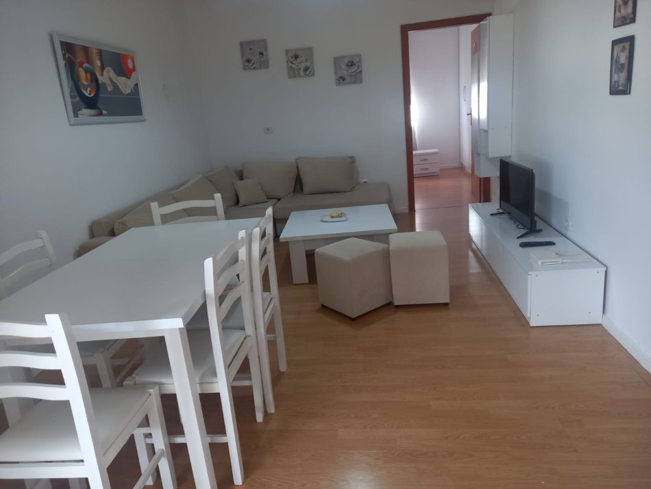 Durres, jepet me qera apartament 1+1 Kati 11, 