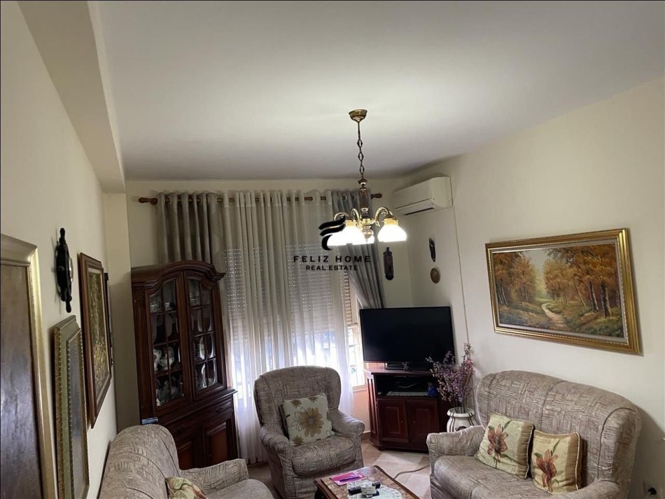 Tirane, jepet me qera apartament 2+1 Kati 6, 100 m² 680 € (HARRY FULTZ)