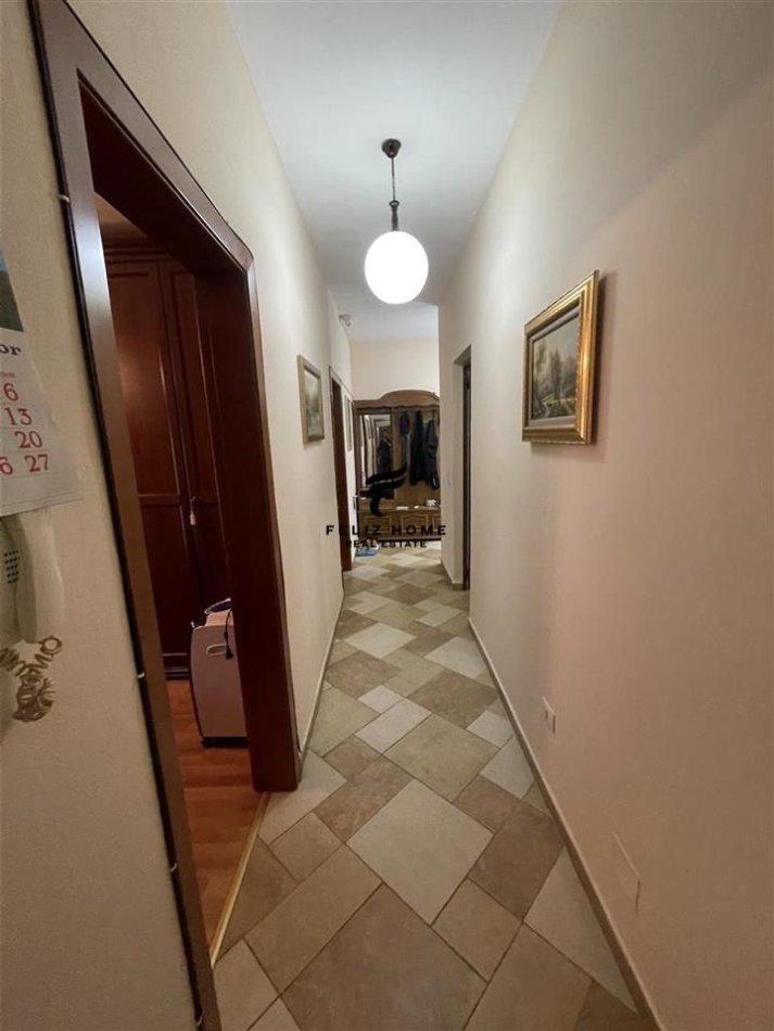 Tirane, jepet me qera apartament 2+1 Kati 6, 100 m² 680 € (HARRY FULTZ)