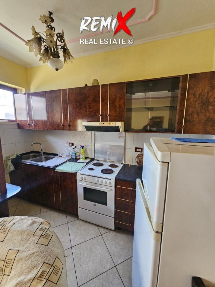 Durres, jepet me qera apartament 1+1+Aneks+Ballkon Kati 4, 60 m² 300 € 
