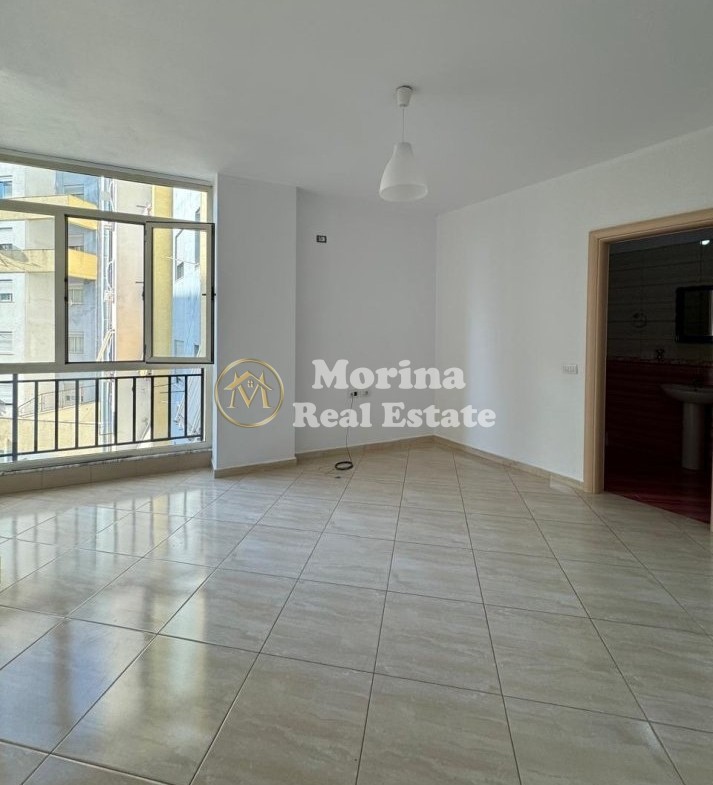 Tirane, jepet me qera apartament 2+1+Ballkon Kati 2, 115 m² 450 € (Astir)
