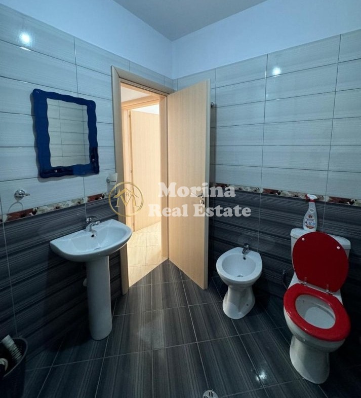 Tirane, jepet me qera apartament 2+1+Ballkon Kati 2, 115 m² 450 € (Astir)