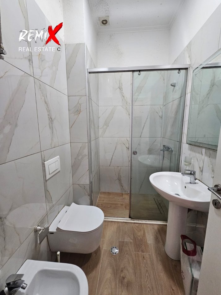 Durres, jepet me qera apartament 1+1+Aneks+Ballkon Kati 2, 55 m² 400 € 