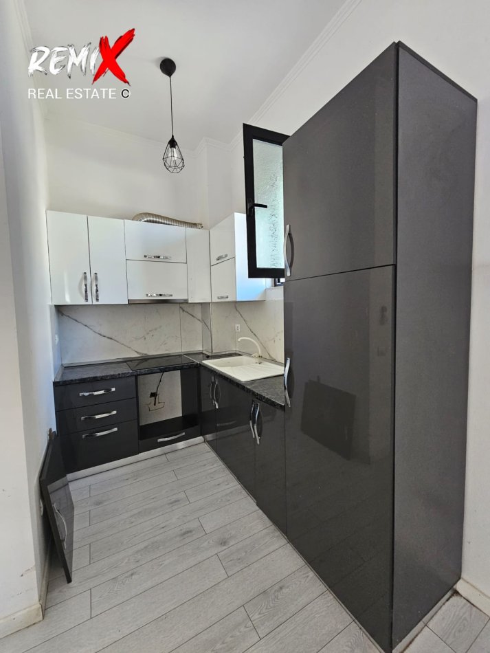 Durres, jepet me qera apartament 1+1+Aneks+Ballkon Kati 2, 55 m² 400 € 