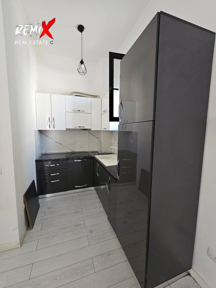 Durres, jepet me qera apartament 1+1+Aneks+Ballkon Kati 2, 55 m² 400 € 